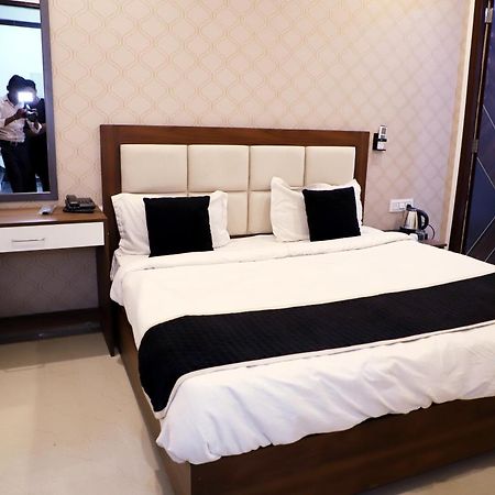 Royal Park Inn グレーター・ノイダ エクステリア 写真