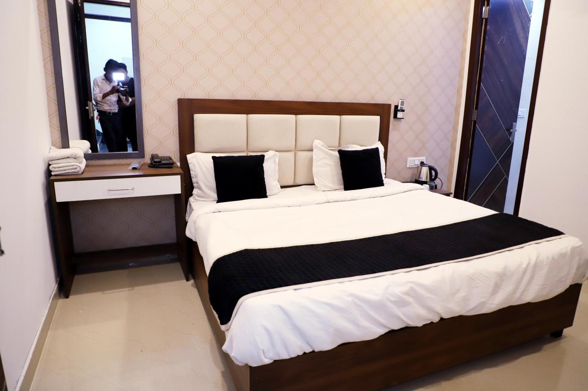 Royal Park Inn グレーター・ノイダ エクステリア 写真